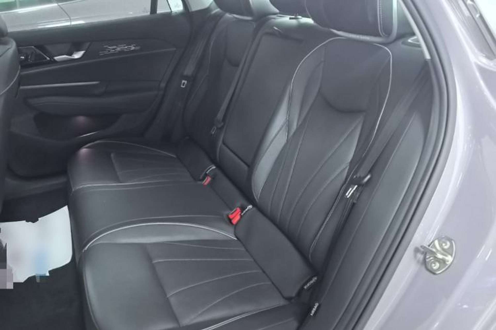 Used Volkswagen Passat 2025 Pro 380TSI Dragon Supreme Edition Left Rear Seat