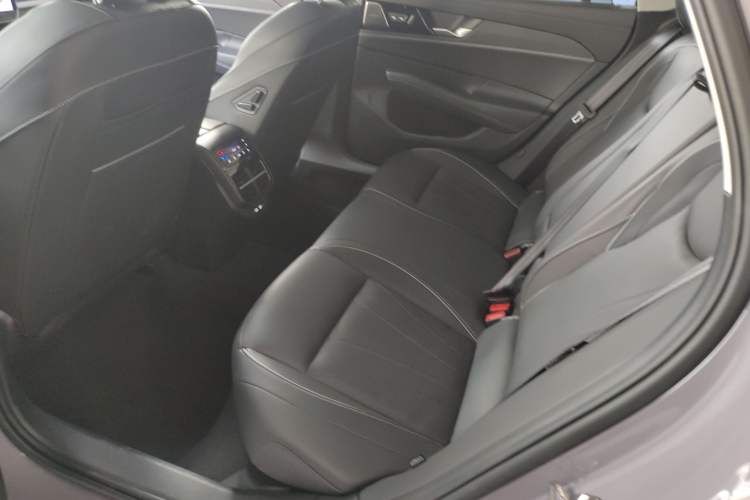 Used Volkswagen Passat 2025 Pro 380TSI Dragon Supreme Edition Left Rear Seat