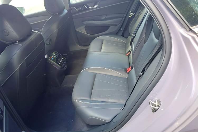 Used Volkswagen Passat 2025 Pro 380TSI Dragon Supreme Edition Left Rear Seat
