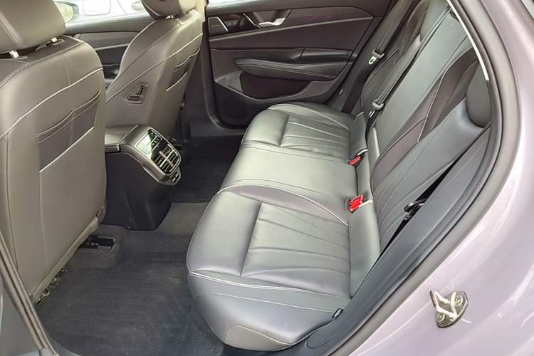 Used Volkswagen Passat 2025 Pro 380TSI Dragon Supreme Edition Left Rear Seat