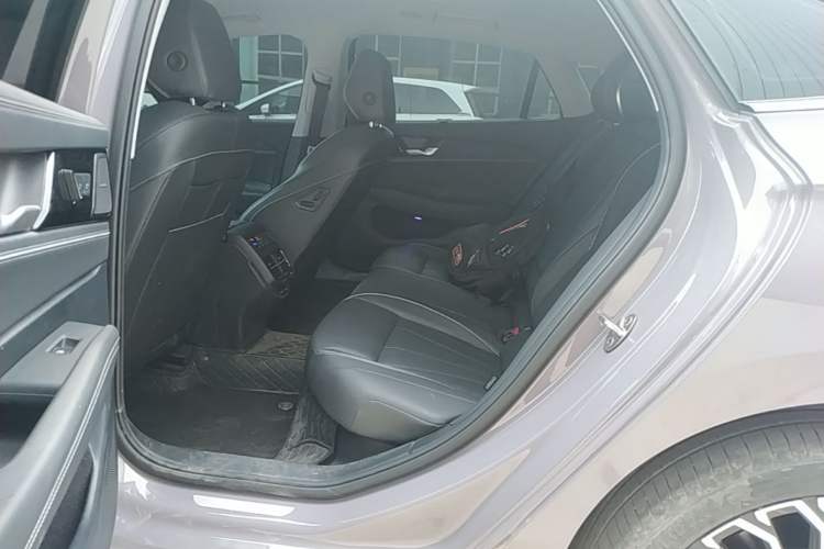 Used Volkswagen Passat 2025 Pro 380TSI Dragon Supreme Edition Left Rear Seat