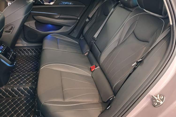 Used Volkswagen Passat 2025 Pro 380TSI Dragon Supreme Edition Left Rear Seat
