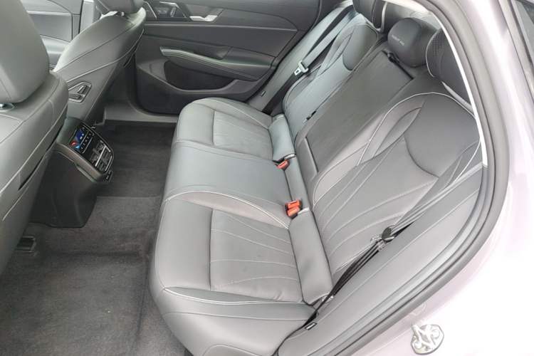 Used Volkswagen Passat 2025 Pro 380TSI Dragon Supreme Edition Left Rear Seat