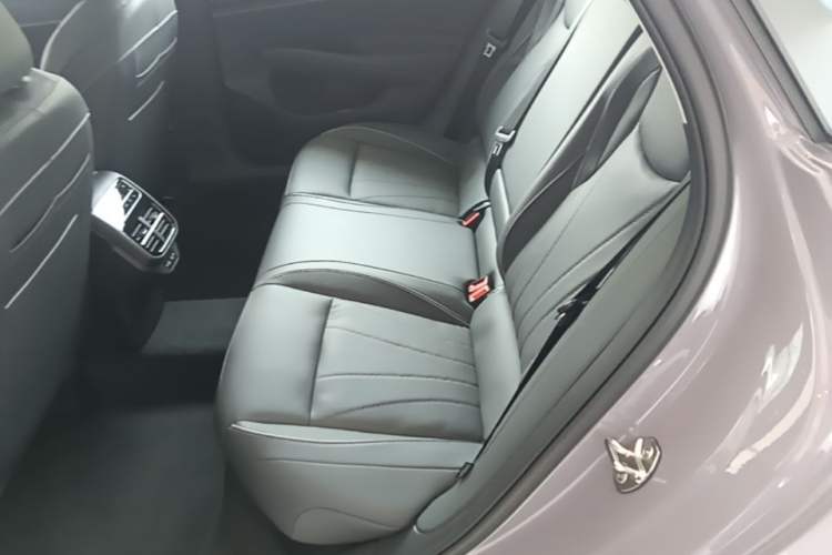 Used Volkswagen Passat 2025 Pro 380TSI Dragon Supreme Edition Left Rear Seat