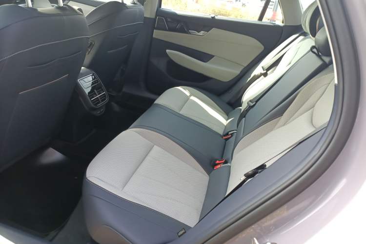 Used Volkswagen Passat 2025 Pro 380TSI Dragon Supreme Edition Left Rear Seat