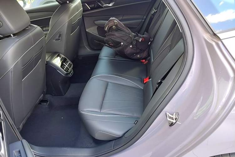 Used Volkswagen Passat 2025 Pro 380TSI Dragon Supreme Edition Left Rear Seat