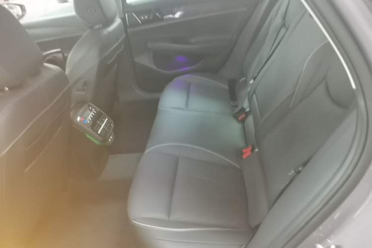 Used Volkswagen Passat 2025 Pro 380TSI Dragon Supreme Edition Left Rear Seat
