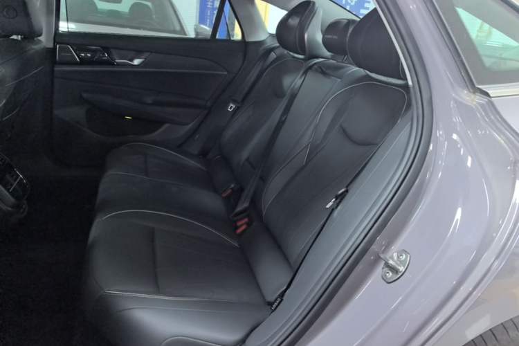 Used Volkswagen Passat 2025 Pro 380TSI Dragon Supreme Edition Left Rear Seat