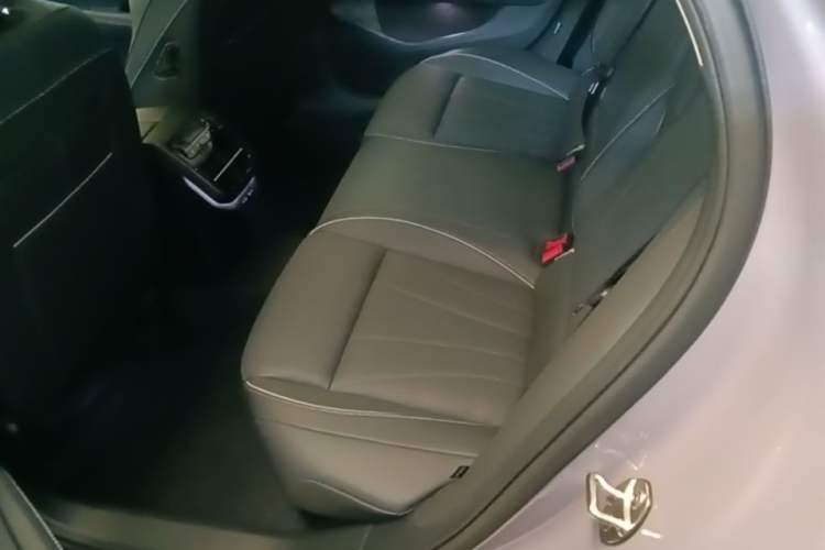 Used Volkswagen Passat 2025 Pro 380TSI Dragon Supreme Edition Left Rear Seat