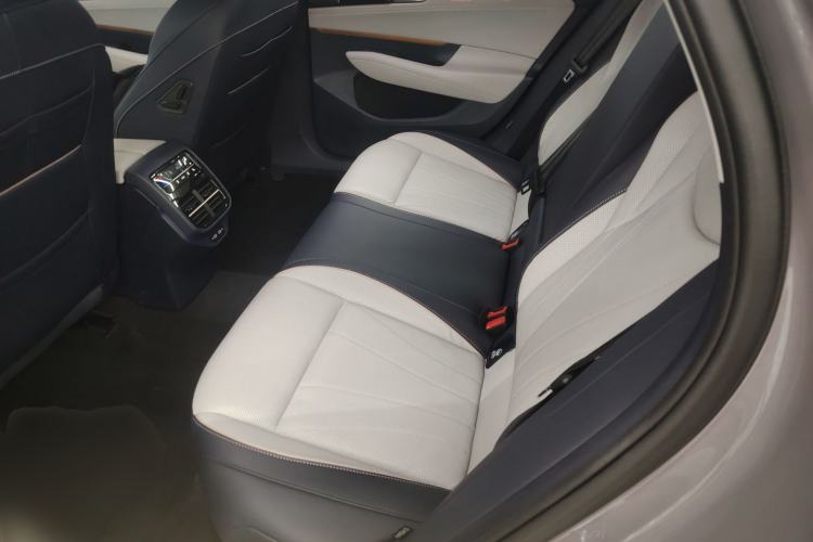 Used Volkswagen Passat 2025 Pro 380TSI Starry Dragon Luxury Edition Left Rear Seat