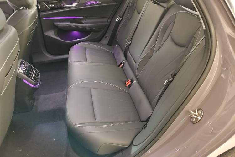 Used Volkswagen Passat 2025 Pro 380TSI Dragon Supreme Edition Left Rear Seat