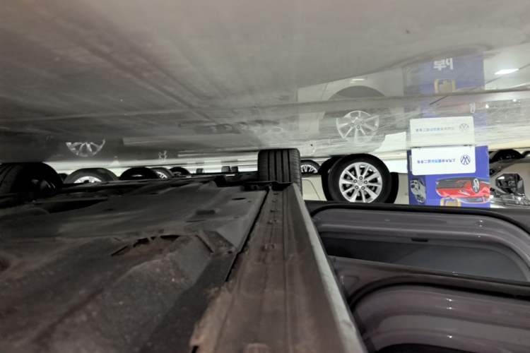 Used Volkswagen Passat 2025 Pro 380TSI Dragon Supreme Edition Left Side Sill