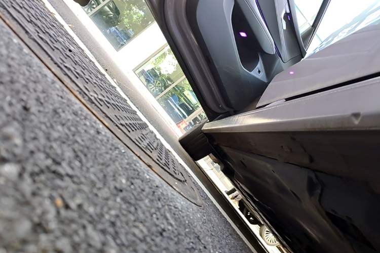 Used Volkswagen Passat 2025 Pro 380TSI Dragon Supreme Edition Left Side Sill
