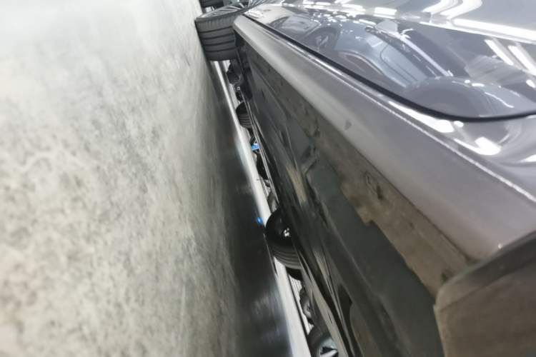 Used Volkswagen Passat 2025 Pro 380TSI Dragon Supreme Edition Left Side Sill