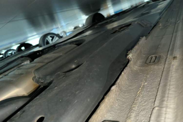 Used Volkswagen Passat 2025 Pro 380TSI Dragon Supreme Edition Left Side Sill