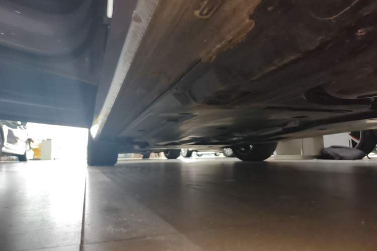 Used Volkswagen Passat 2025 Pro 380TSI Dragon Supreme Edition Left Side Sill