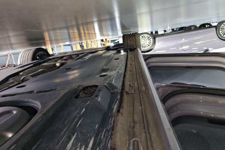Used Volkswagen Passat 2025 Pro 380TSI Dragon Supreme Edition Left Side Sill