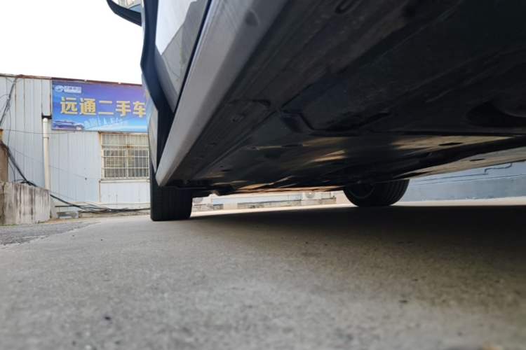 Used Volkswagen Passat 2025 Pro 380TSI Dragon Supreme Edition Left Side Sill