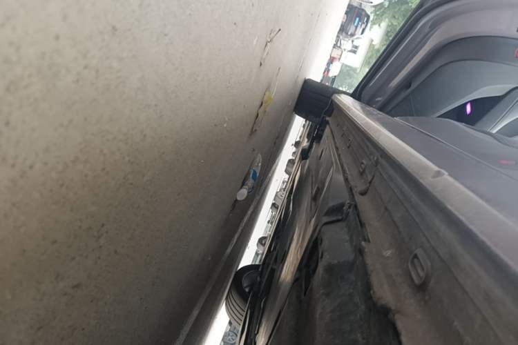 Used Volkswagen Passat 2025 Pro 380TSI Dragon Supreme Edition Left Side Sill