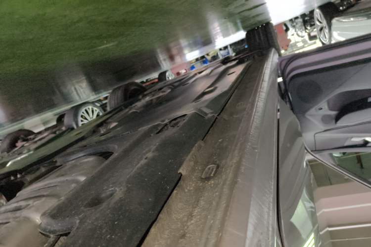 Used Volkswagen Passat 2025 Pro 380TSI Dragon Supreme Edition Left Side Sill