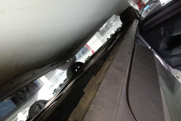 Used Volkswagen Passat 2025 Pro 380TSI Dragon Supreme Edition Left Side Sill