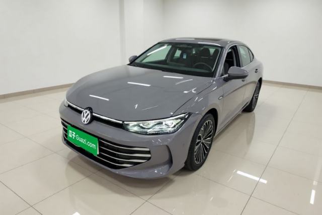 Ojetý Volkswagen Passat 2025 Pro 380TSI Dragon Supreme Edition