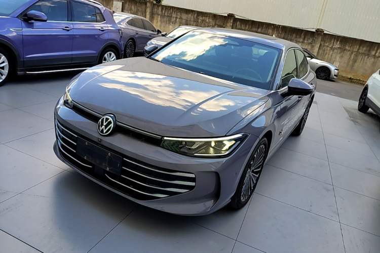 Used Volkswagen Passat 2025 Pro 380TSI Dragon Supreme Edition Guazi used car, China used car export, Used car for sale, Used cars, Cheapest cars for sale