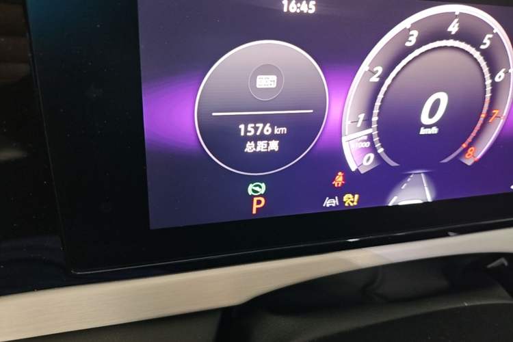 Used Volkswagen Passat 2025 Pro 380TSI Dragon Supreme Edition Odometer Close Up
