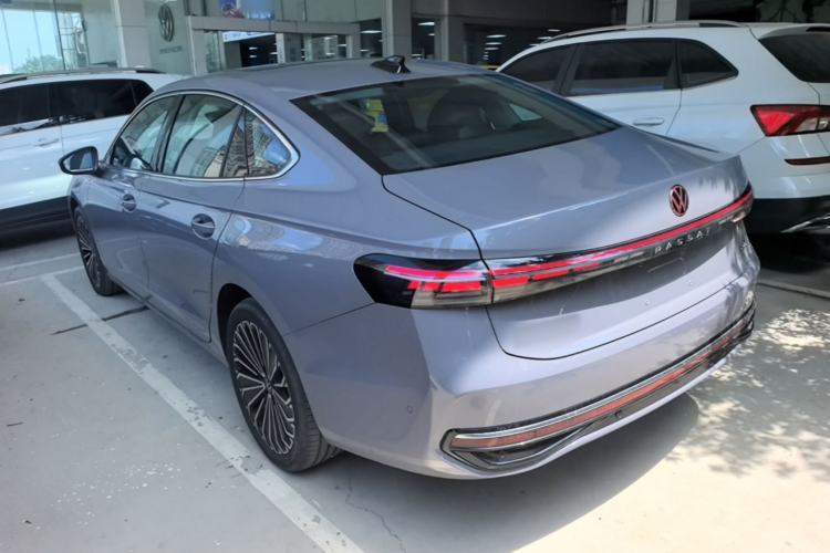 Used Volkswagen Passat 2025 Pro 380TSI Dragon Supreme Edition Rear Left 45 Deg
