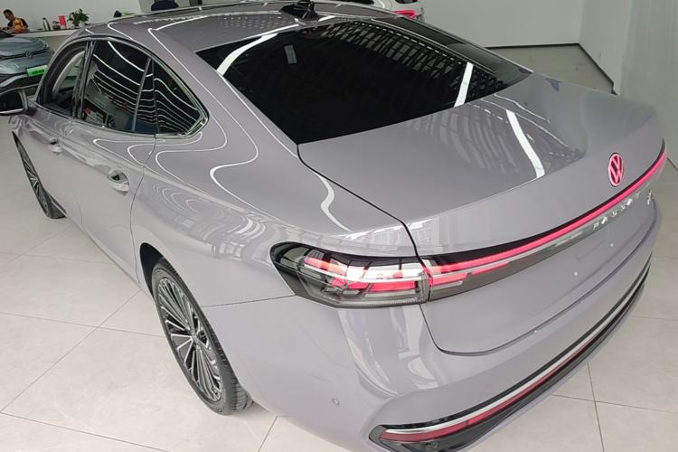 Used Volkswagen Passat 2025 Pro 380TSI Dragon Supreme Edition Rear Left 45 Deg