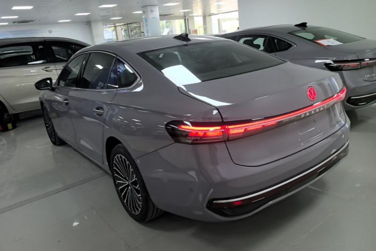 Used Volkswagen Passat 2025 Pro 380TSI Dragon Supreme Edition Rear Left 45 Deg