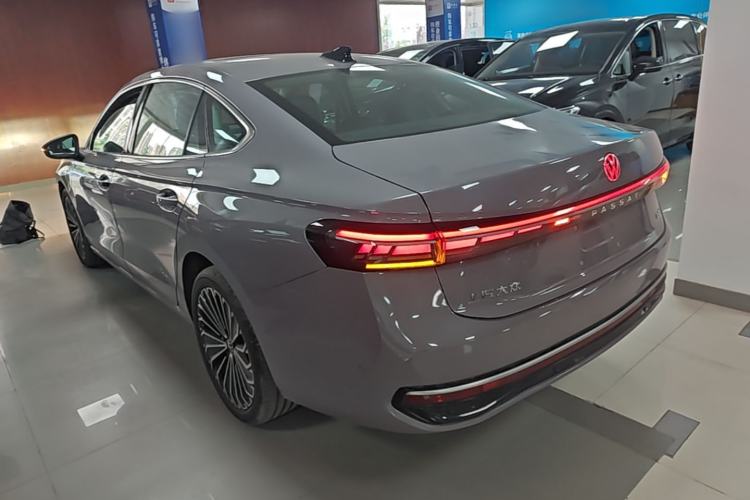 Used Volkswagen Passat 2025 Pro 380TSI Dragon Supreme Edition Rear Left 45 Deg