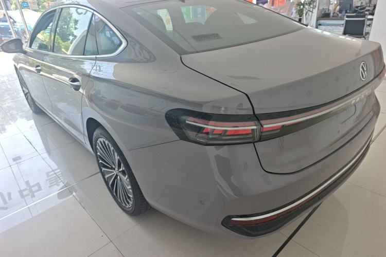 Used Volkswagen Passat 2025 Pro 380TSI Dragon Supreme Edition Rear Left 45 Deg