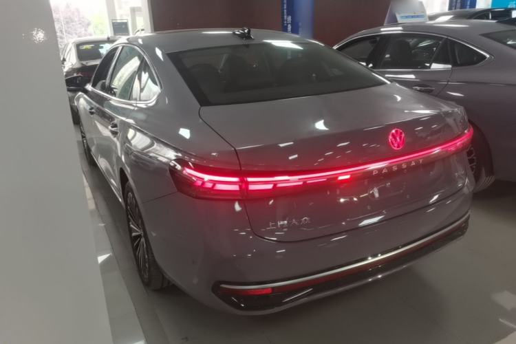 Used Volkswagen Passat 2025 Pro 380TSI Dragon Supreme Edition Rear Left 45 Deg