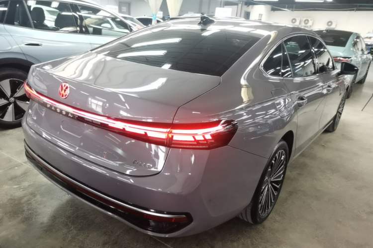 Used Volkswagen Passat 2025 Pro 380TSI Dragon Supreme Edition Rear Right 45 Deg