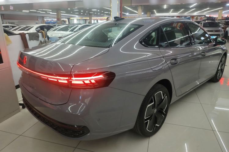 Used Volkswagen Passat 2025 Pro 380TSI Starry Dragon Luxury Edition Rear Right 45 Deg