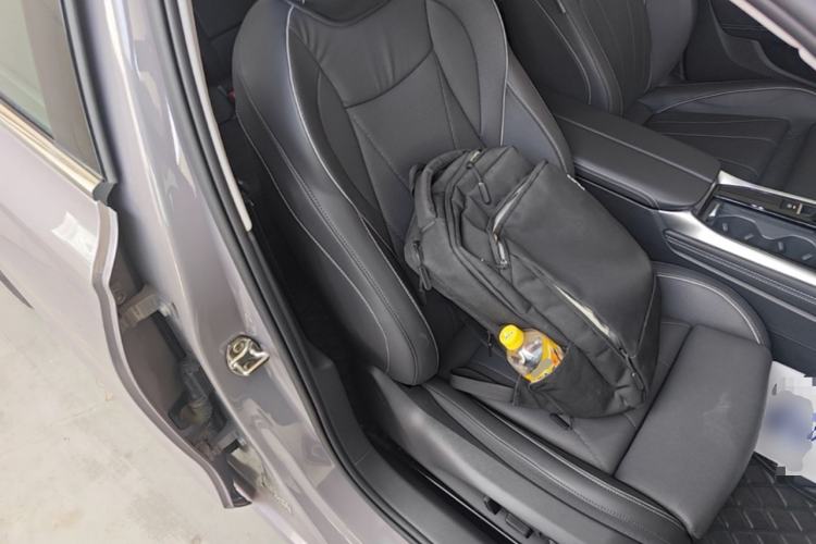 Used Volkswagen Passat 2025 Pro 380TSI Dragon Supreme Edition Right Front Seat