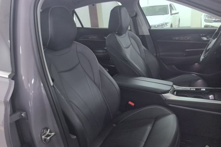 Used Volkswagen Passat 2025 Pro 380TSI Dragon Supreme Edition Right Front Seat