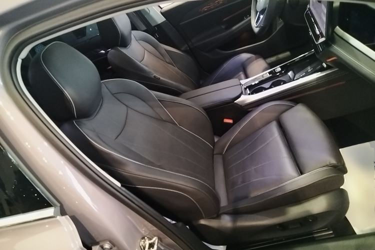 Used Volkswagen Passat 2025 Pro 380TSI Dragon Supreme Edition Right Front Seat