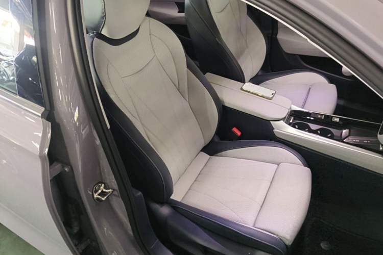 Used Volkswagen Passat 2025 Pro 380TSI Dragon Glory Edition Right Front Seat