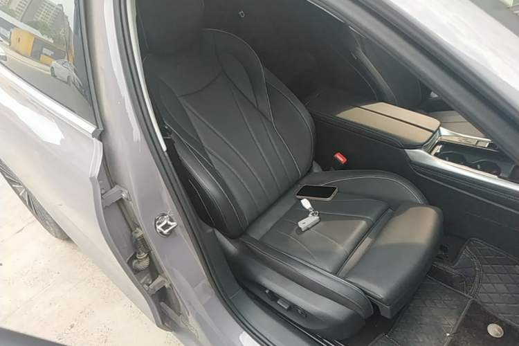 Used Volkswagen Passat 2025 Pro 380TSI Dragon Supreme Edition Right Front Seat