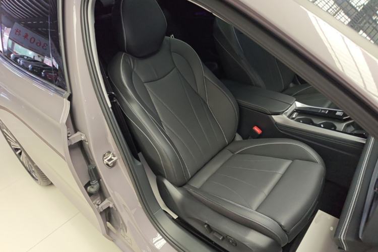 Used Volkswagen Passat 2025 Pro 380TSI Dragon Supreme Edition Right Front Seat