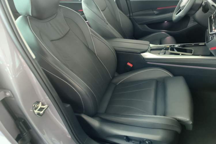Used Volkswagen Passat 2025 Pro 380TSI Dragon Supreme Edition Right Front Seat