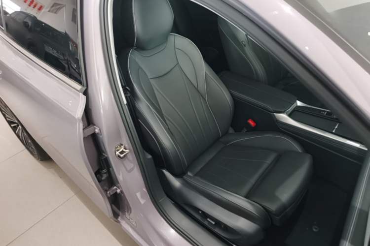 Used Volkswagen Passat 2025 Pro 380TSI Dragon Supreme Edition Right Front Seat