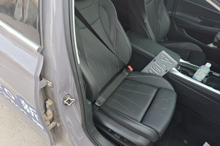 Used Volkswagen Passat 2025 Pro 380TSI Dragon Supreme Edition Right Front Seat