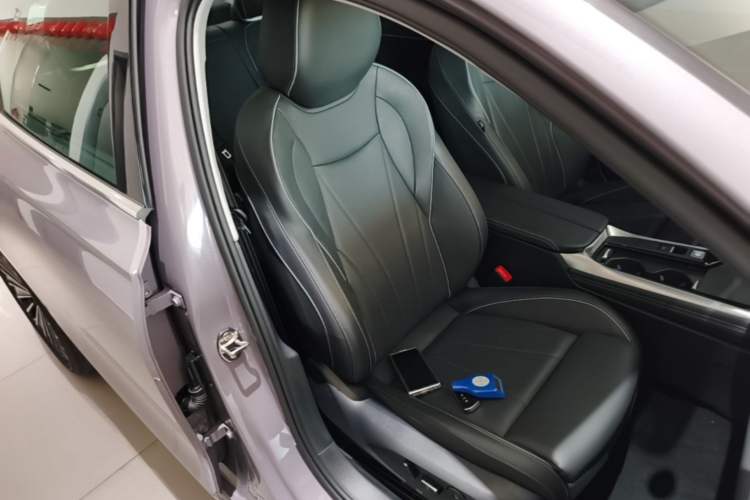 Used Volkswagen Passat 2025 Pro 380TSI Dragon Supreme Edition Right Front Seat