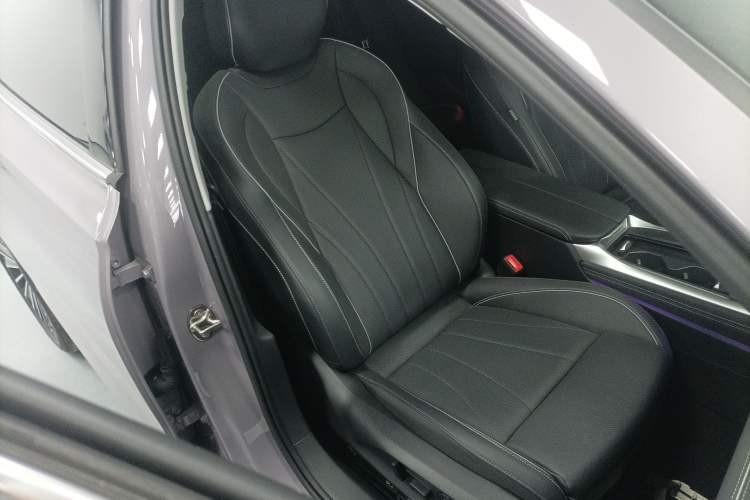 Used Volkswagen Passat 2025 Pro 380TSI Dragon Supreme Edition Right Front Seat