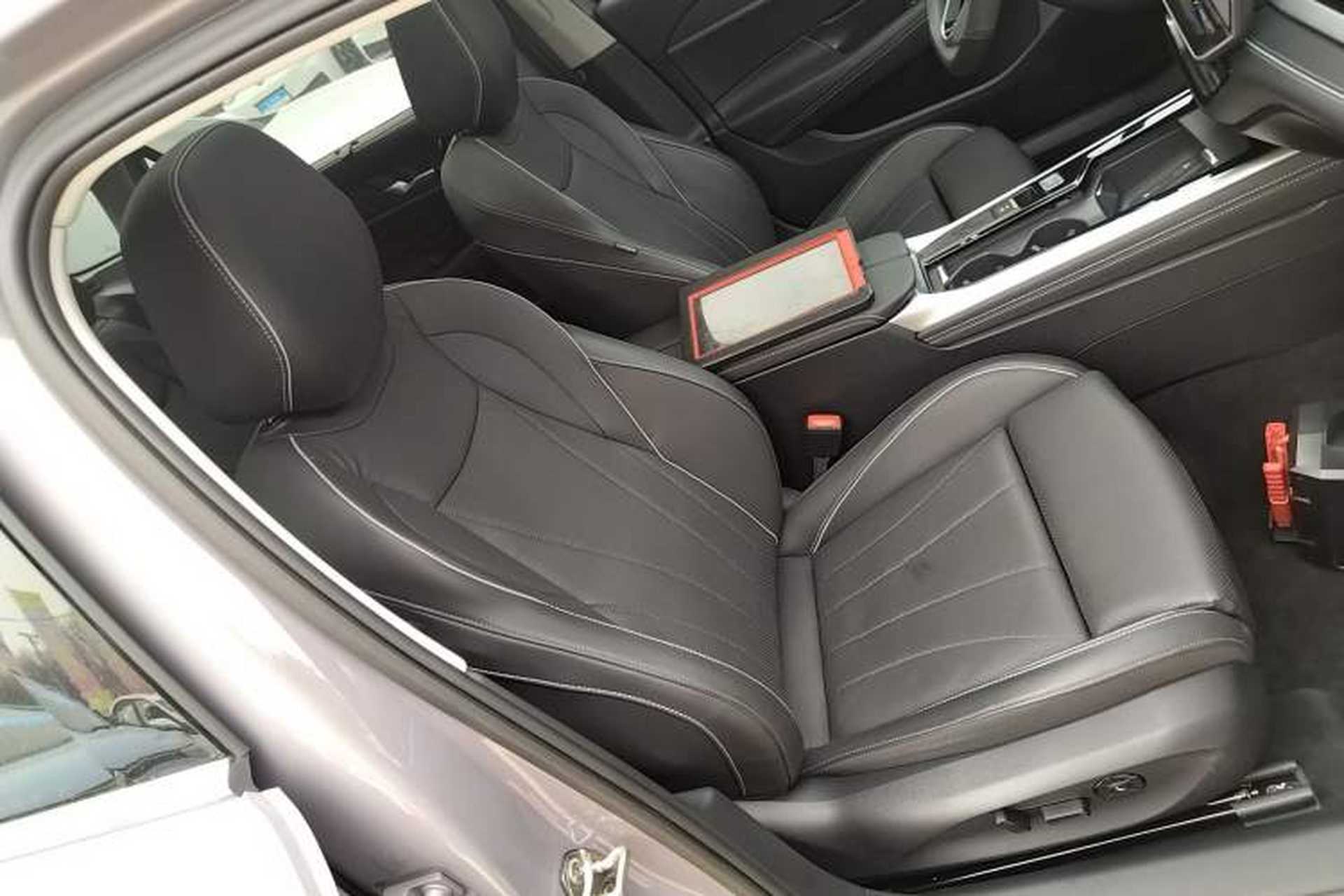 Used Volkswagen Passat 2025 Pro 380TSI Dragon Supreme Edition Right Front Seat