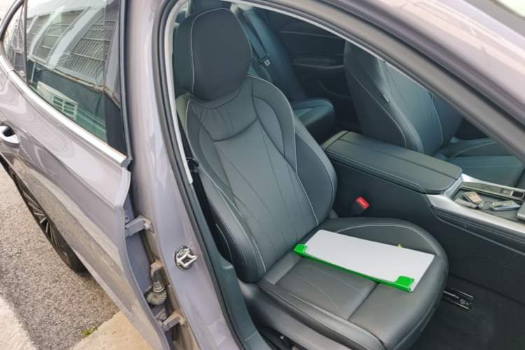 Used Volkswagen Passat 2025 Pro 380TSI Dragon Supreme Edition Right Front Seat