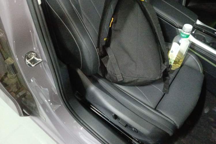 Used Volkswagen Passat 2025 Pro 380TSI Dragon Supreme Edition Right Front Seat